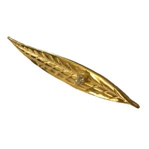 Vintage 1960s -70s chestnut leaf  brooch, adorned w/ one centre stone.